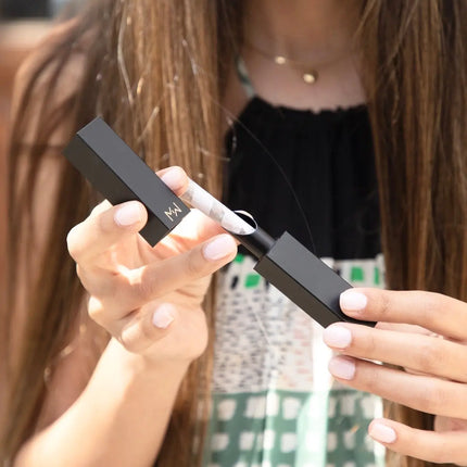 Lips Are Sealed Joint Holder - By Miss Weed - Vape Boss